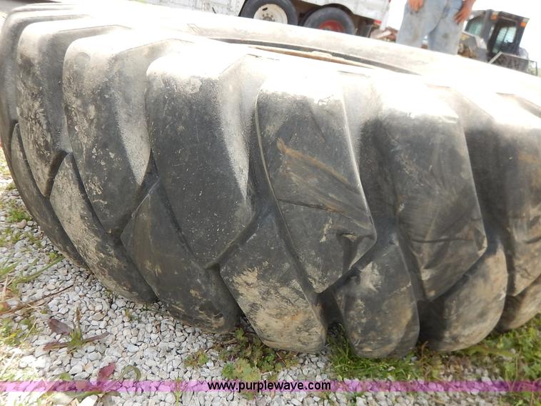 image for item BJ9597 General 18.00-25 tire and wheel