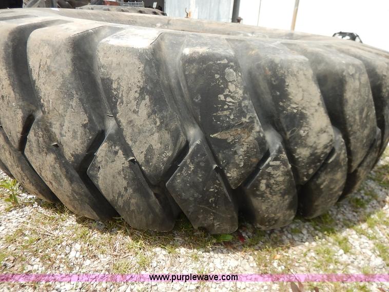 image for item BJ9597 General 18.00-25 tire and wheel
