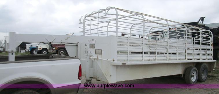 image for item D2411 1972 Gooseneck 7220 stock trailer