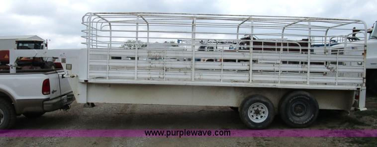 image for item D2411 1972 Gooseneck 7220 stock trailer