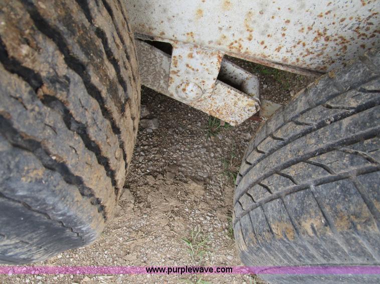 image for item D2411 1972 Gooseneck 7220 stock trailer