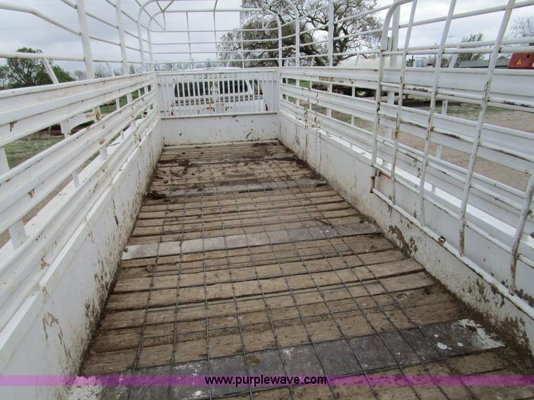 image for item D2411 1972 Gooseneck 7220 stock trailer