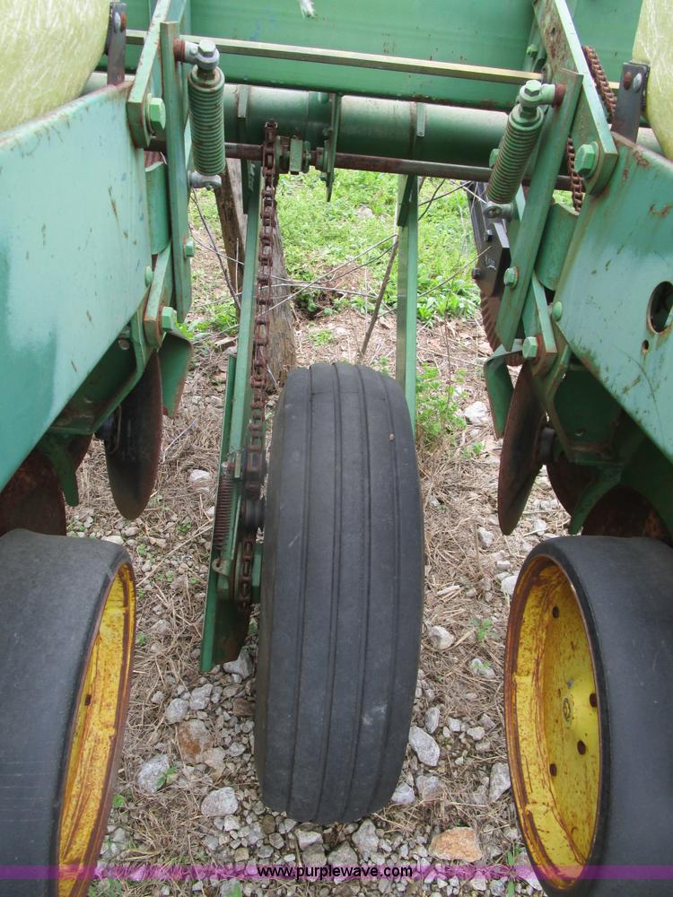 image for item D2412 John Deere 7000 planter