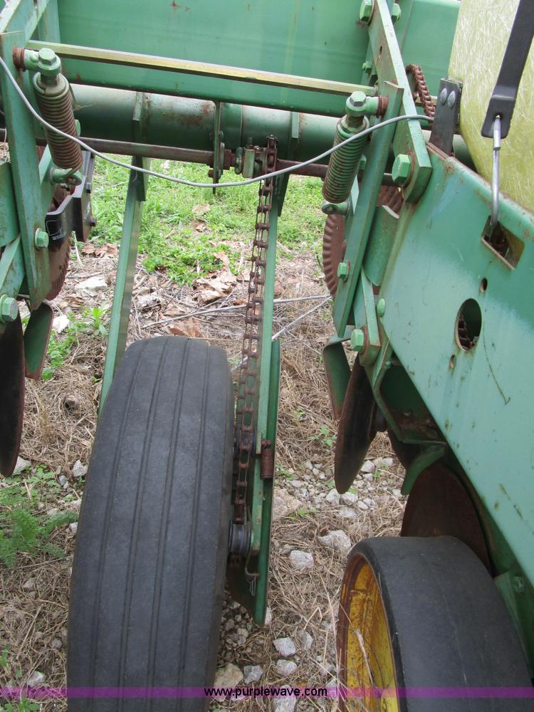 image for item D2412 John Deere 7000 planter