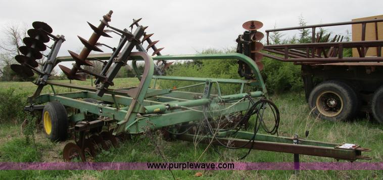 image for item D2413 John Deere 235 disk