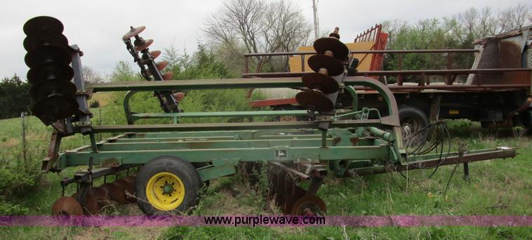 image for item D2413 John Deere 235 disk