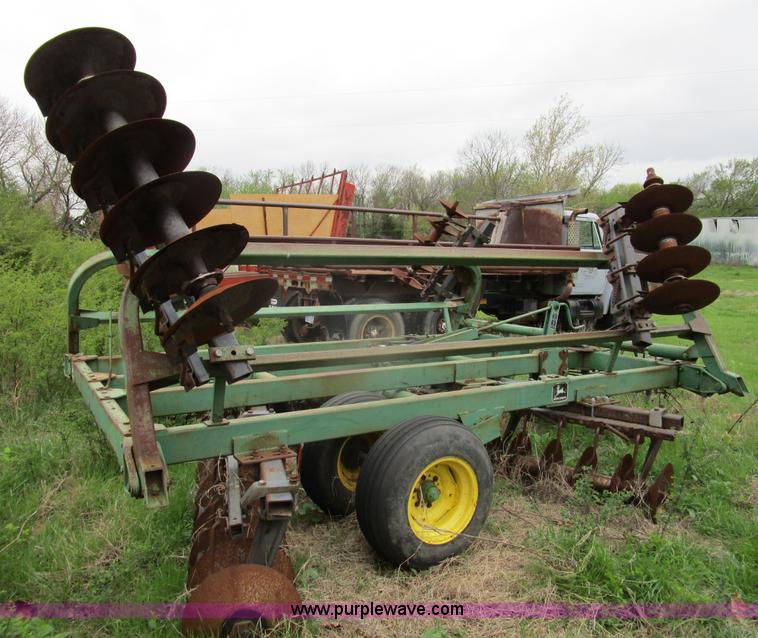 image for item D2413 John Deere 235 disk