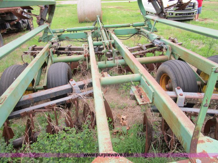 image for item D2413 John Deere 235 disk