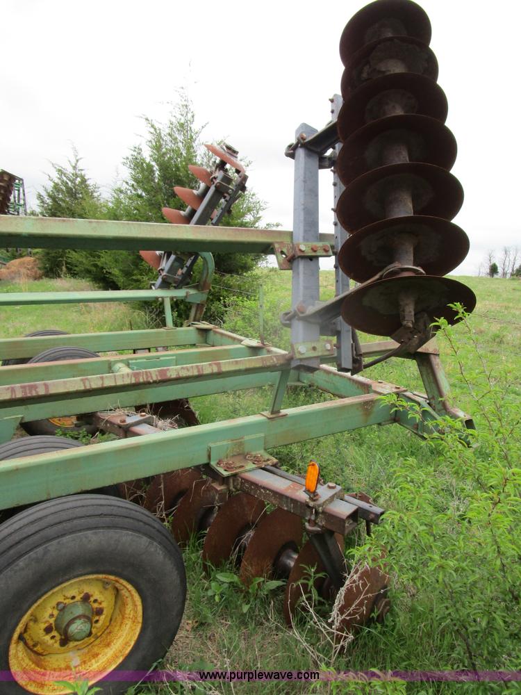 image for item D2413 John Deere 235 disk