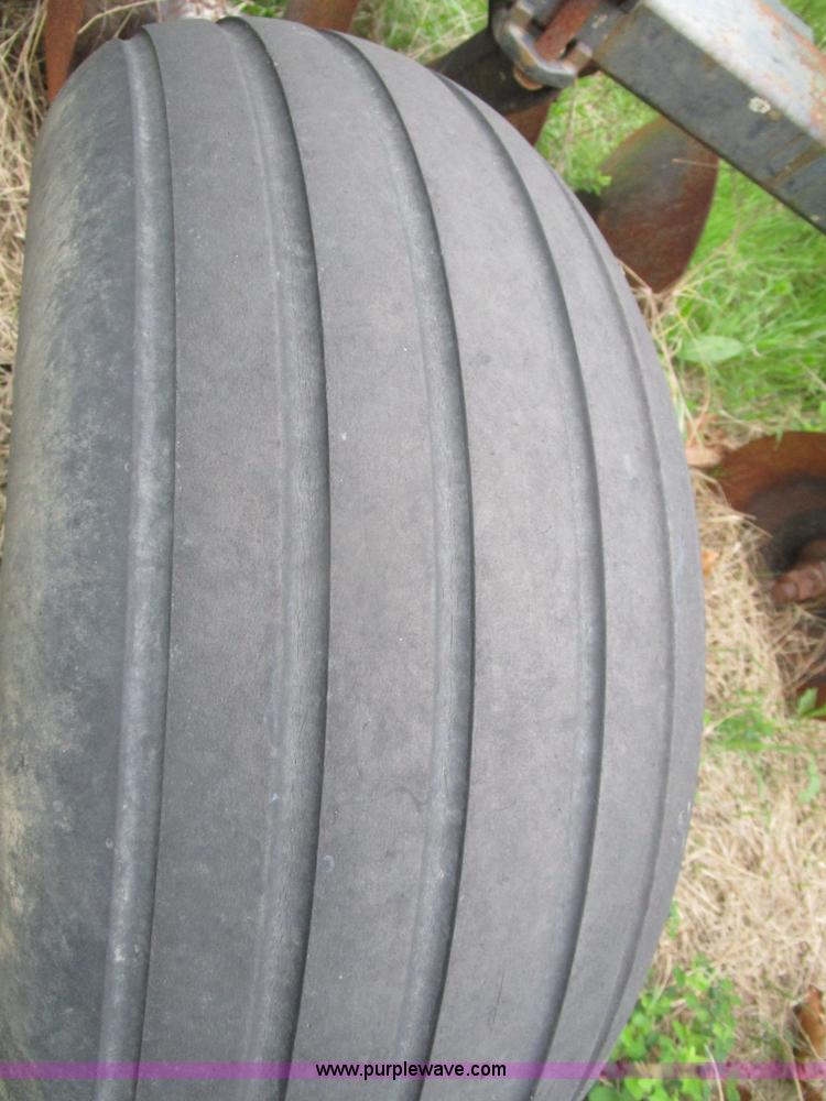 image for item D2413 John Deere 235 disk