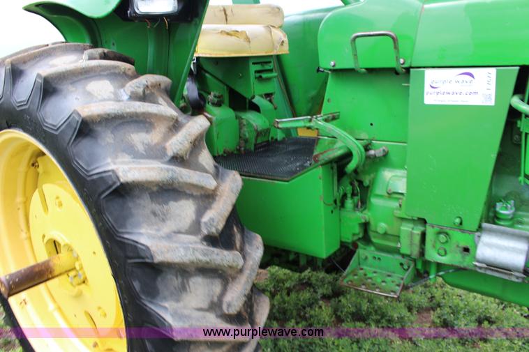 image for item F7677 1963 John Deere 3010 tractor