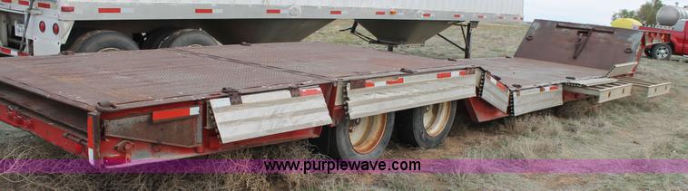 image for item H1529 1992 Wilson Muv-All drop deck trailer