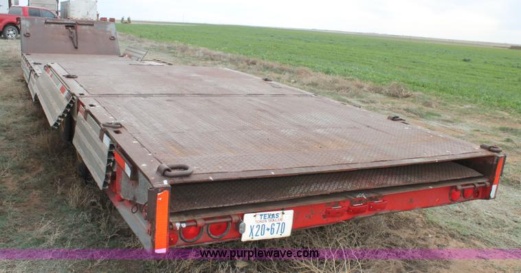 image for item H1529 1992 Wilson Muv-All drop deck trailer