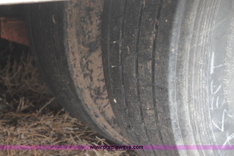 image for item H1529 1992 Wilson Muv-All drop deck trailer