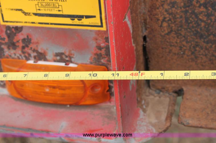 image for item H1529 1992 Wilson Muv-All drop deck trailer