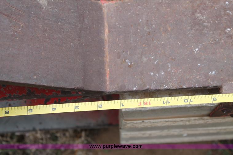 image for item H1529 1992 Wilson Muv-All drop deck trailer