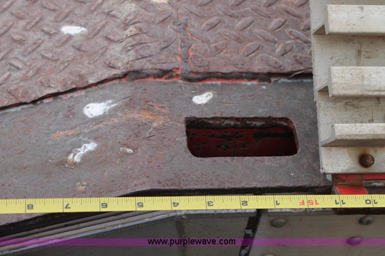 image for item H1529 1992 Wilson Muv-All drop deck trailer