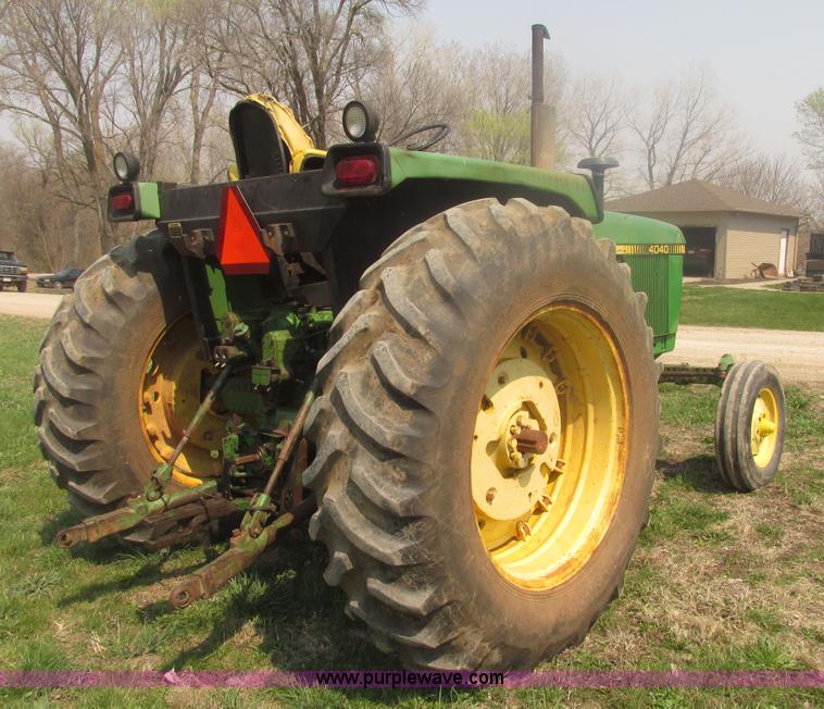 image for item H4677 1979 John Deere 4040 row crop tractor