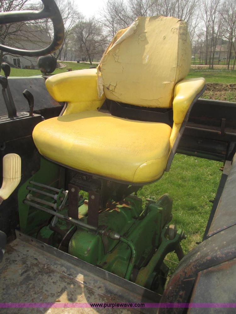 image for item H4677 1979 John Deere 4040 row crop tractor
