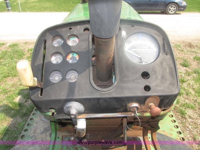 image for item H4677 1979 John Deere 4040 row crop tractor