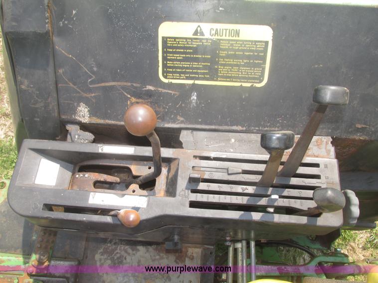 image for item H4677 1979 John Deere 4040 row crop tractor