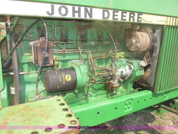 image for item H4677 1979 John Deere 4040 row crop tractor