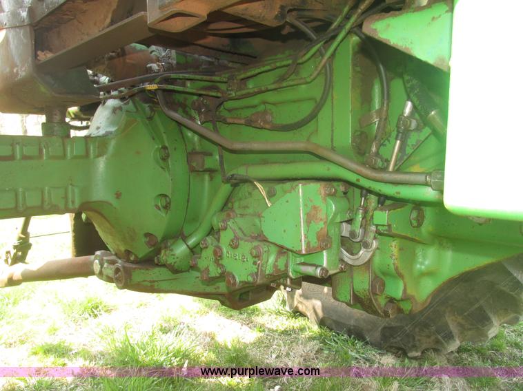 image for item H4677 1979 John Deere 4040 row crop tractor