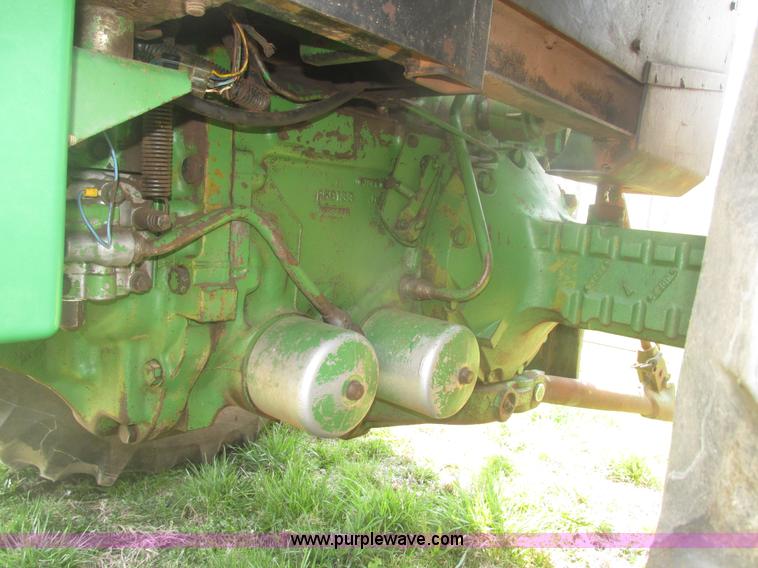 image for item H4677 1979 John Deere 4040 row crop tractor