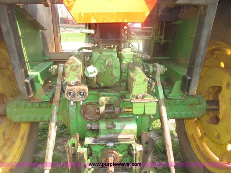 image for item H4677 1979 John Deere 4040 row crop tractor