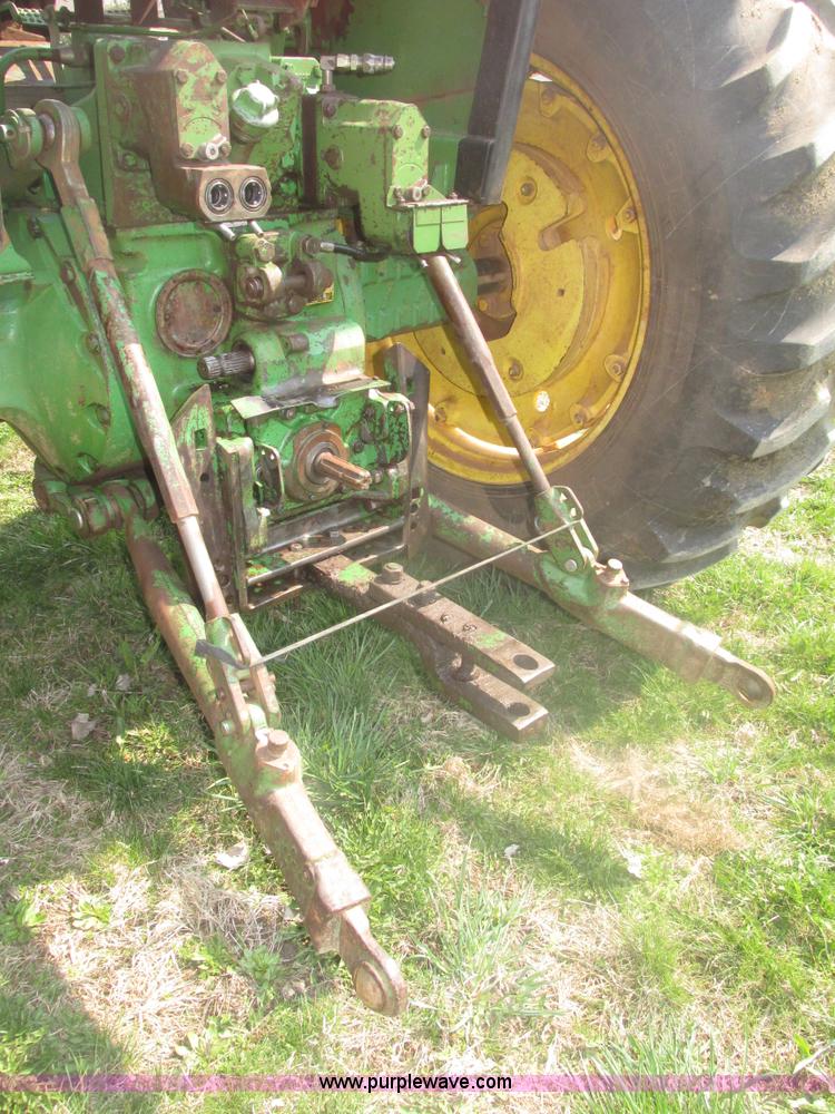 image for item H4677 1979 John Deere 4040 row crop tractor