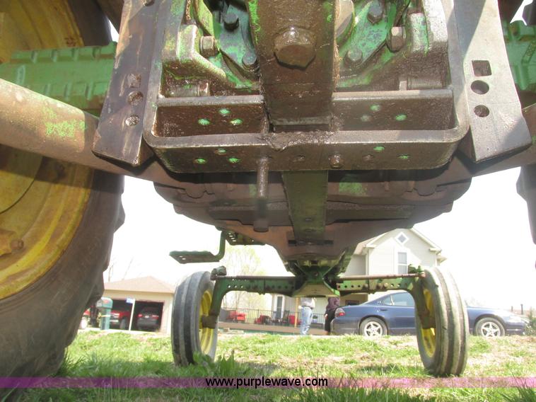 image for item H4677 1979 John Deere 4040 row crop tractor