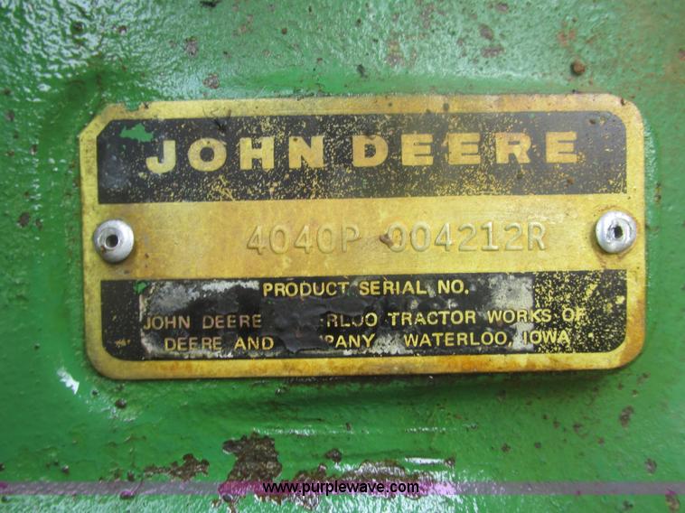 image for item H4677 1979 John Deere 4040 row crop tractor