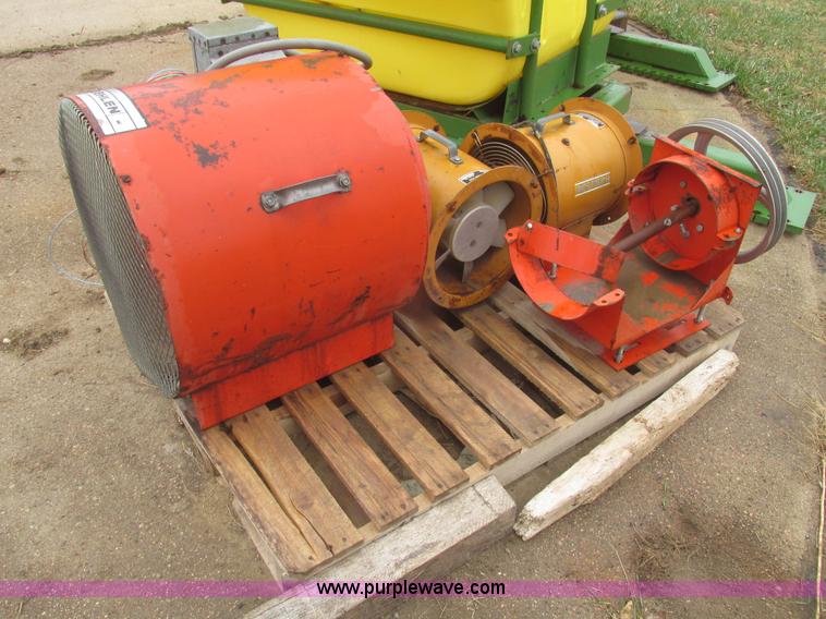 image for item H4691 (3) forced air fans