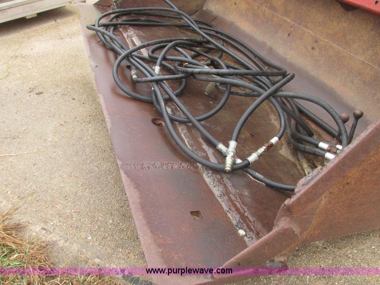 image for item H4692 Farm Hand XL1140 tractor loader