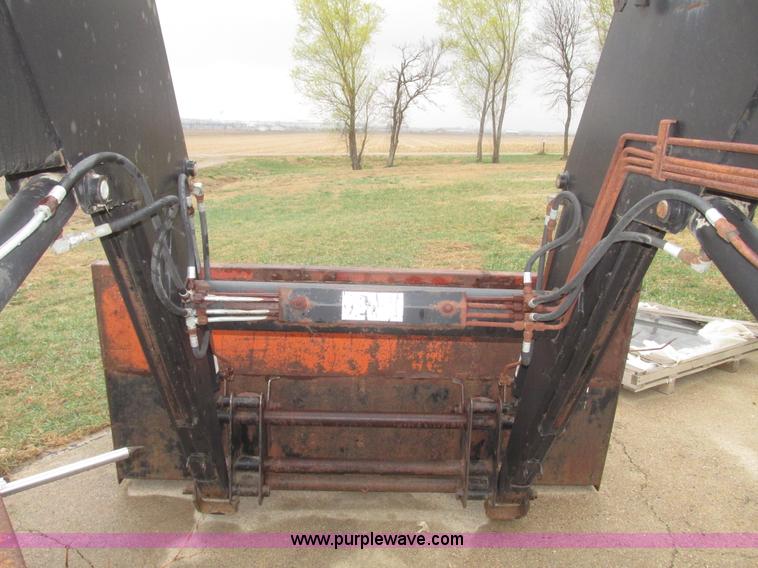 image for item H4692 Farm Hand XL1140 tractor loader