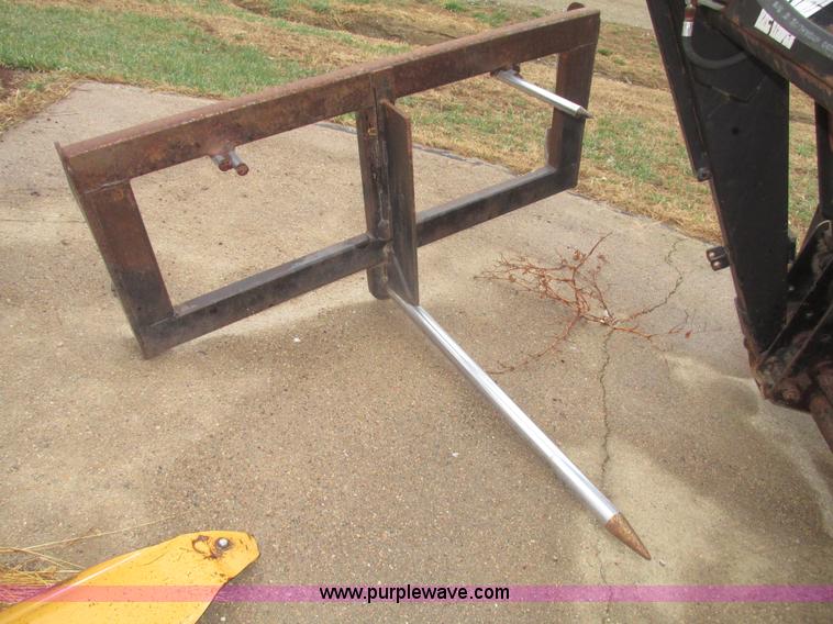 image for item H4692 Farm Hand XL1140 tractor loader