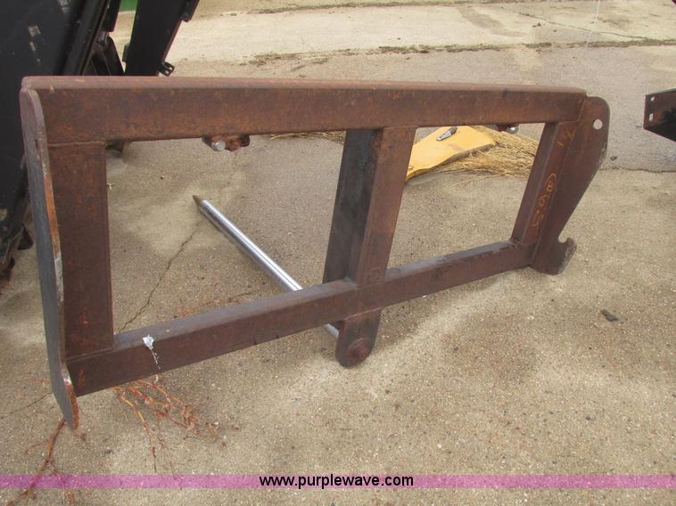 image for item H4692 Farm Hand XL1140 tractor loader