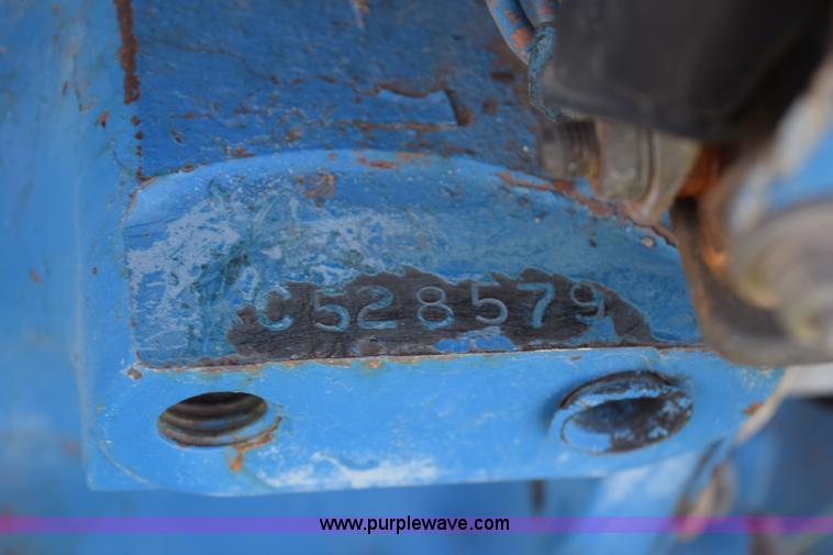 image for item H5142 1977 Ford 3600 tractor