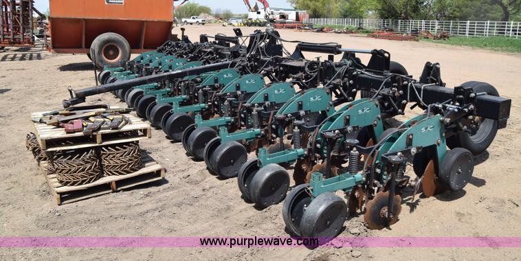 image for item H8608 Twin Diamond Strip Cat strip tiller