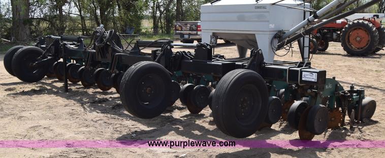 image for item H8608 Twin Diamond Strip Cat strip tiller