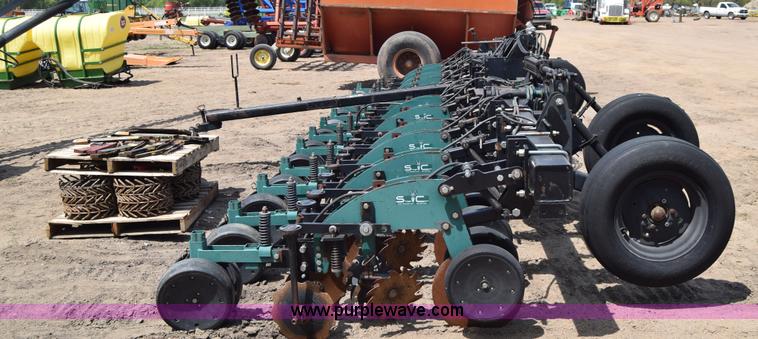 image for item H8608 Twin Diamond Strip Cat strip tiller