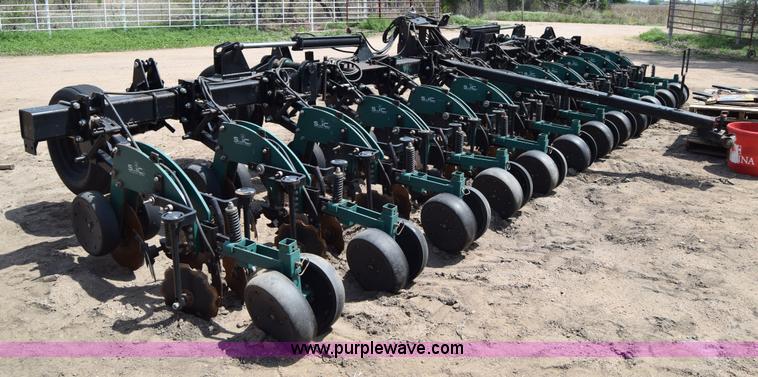 image for item H8608 Twin Diamond Strip Cat strip tiller