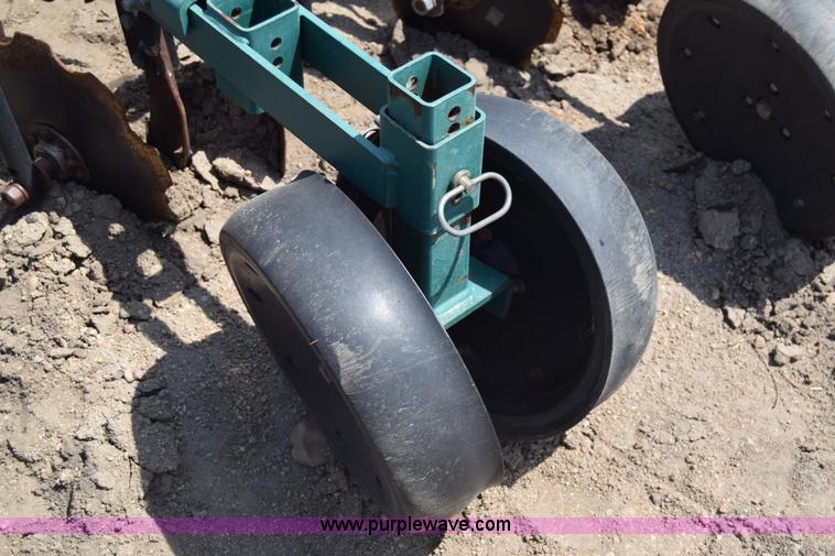 image for item H8608 Twin Diamond Strip Cat strip tiller