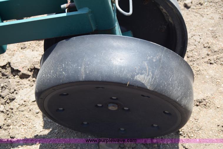 image for item H8608 Twin Diamond Strip Cat strip tiller