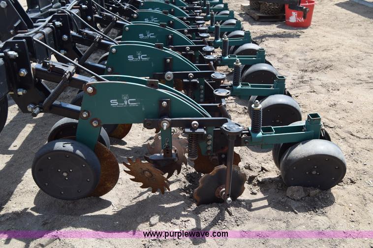 image for item H8608 Twin Diamond Strip Cat strip tiller