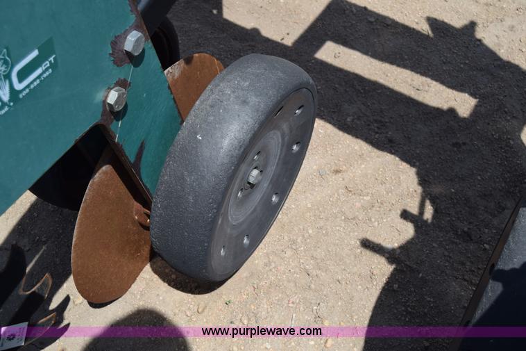 image for item H8608 Twin Diamond Strip Cat strip tiller