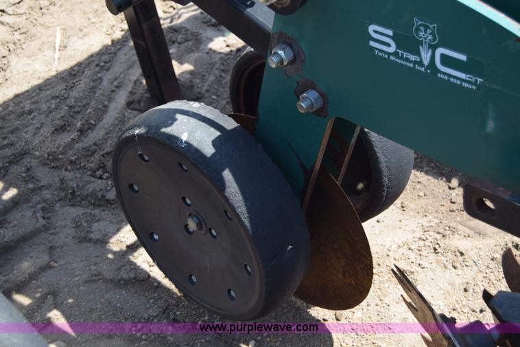 image for item H8608 Twin Diamond Strip Cat strip tiller