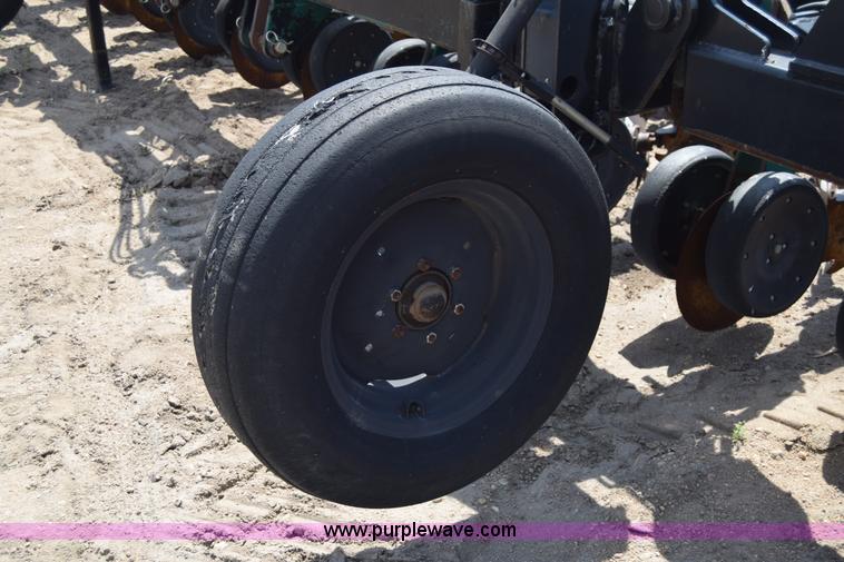 image for item H8608 Twin Diamond Strip Cat strip tiller