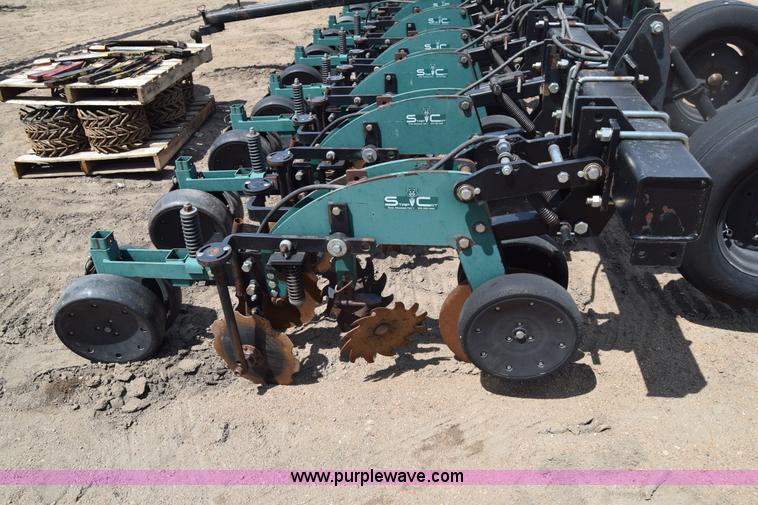 image for item H8608 Twin Diamond Strip Cat strip tiller