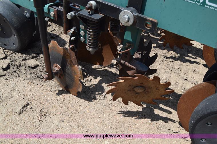 image for item H8608 Twin Diamond Strip Cat strip tiller